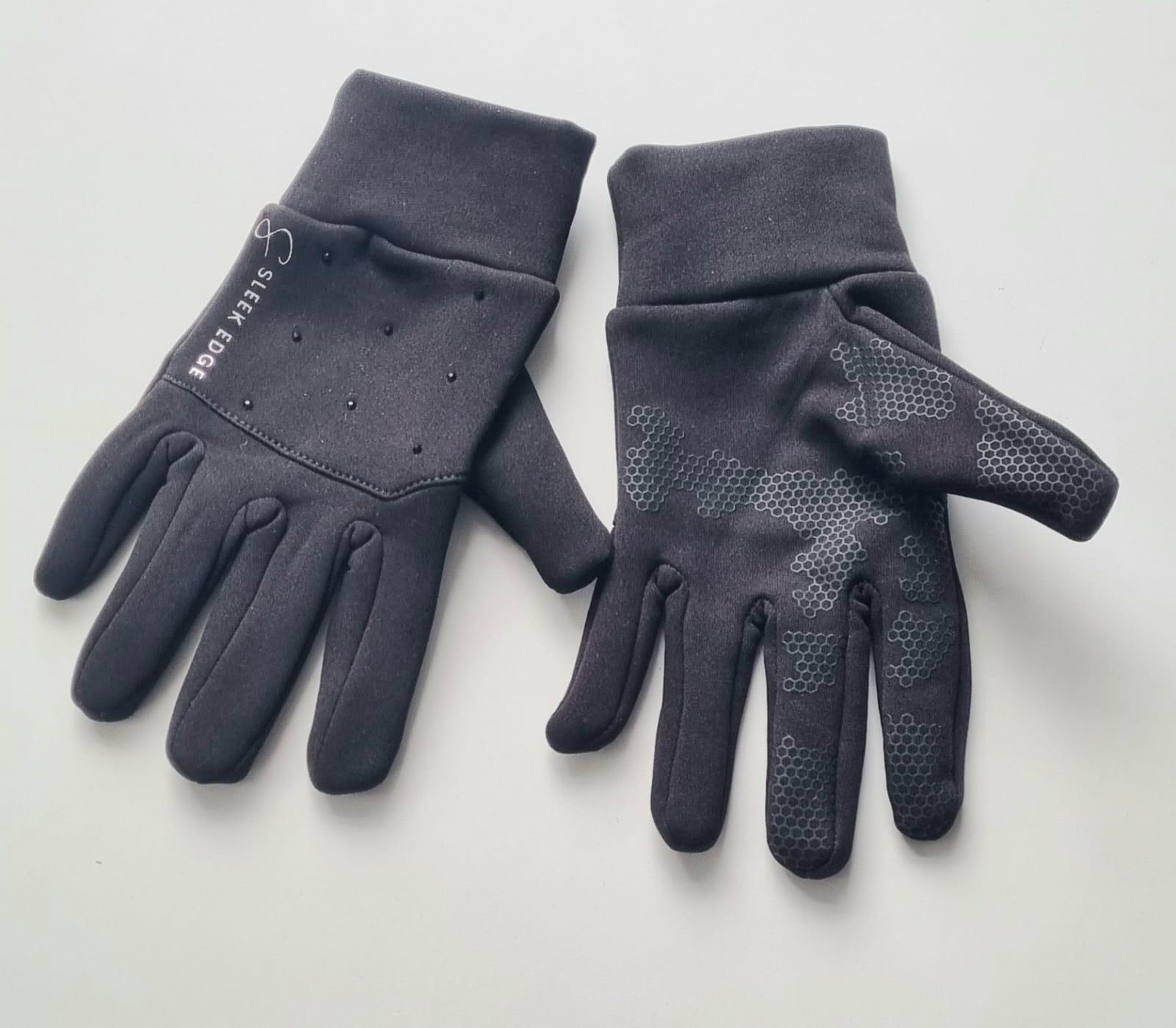 Skating Gloves by Sleek Edge