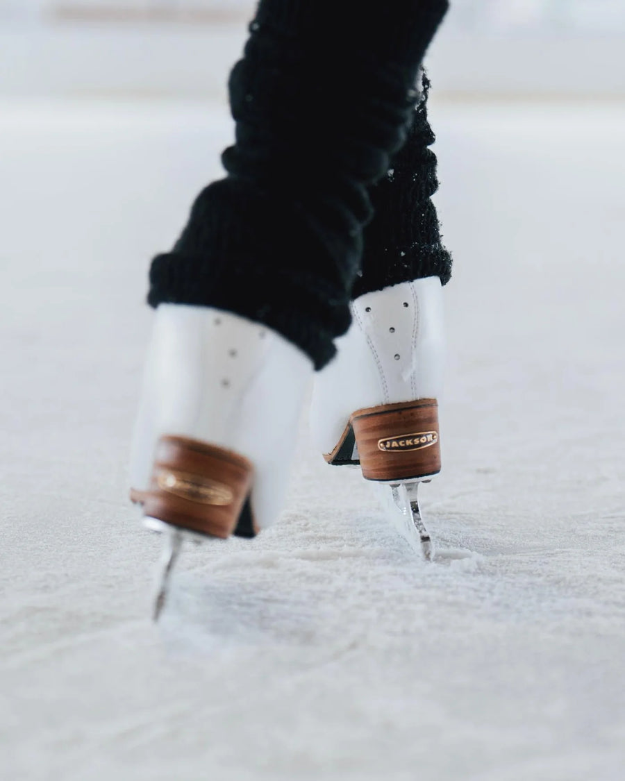 Figure skates