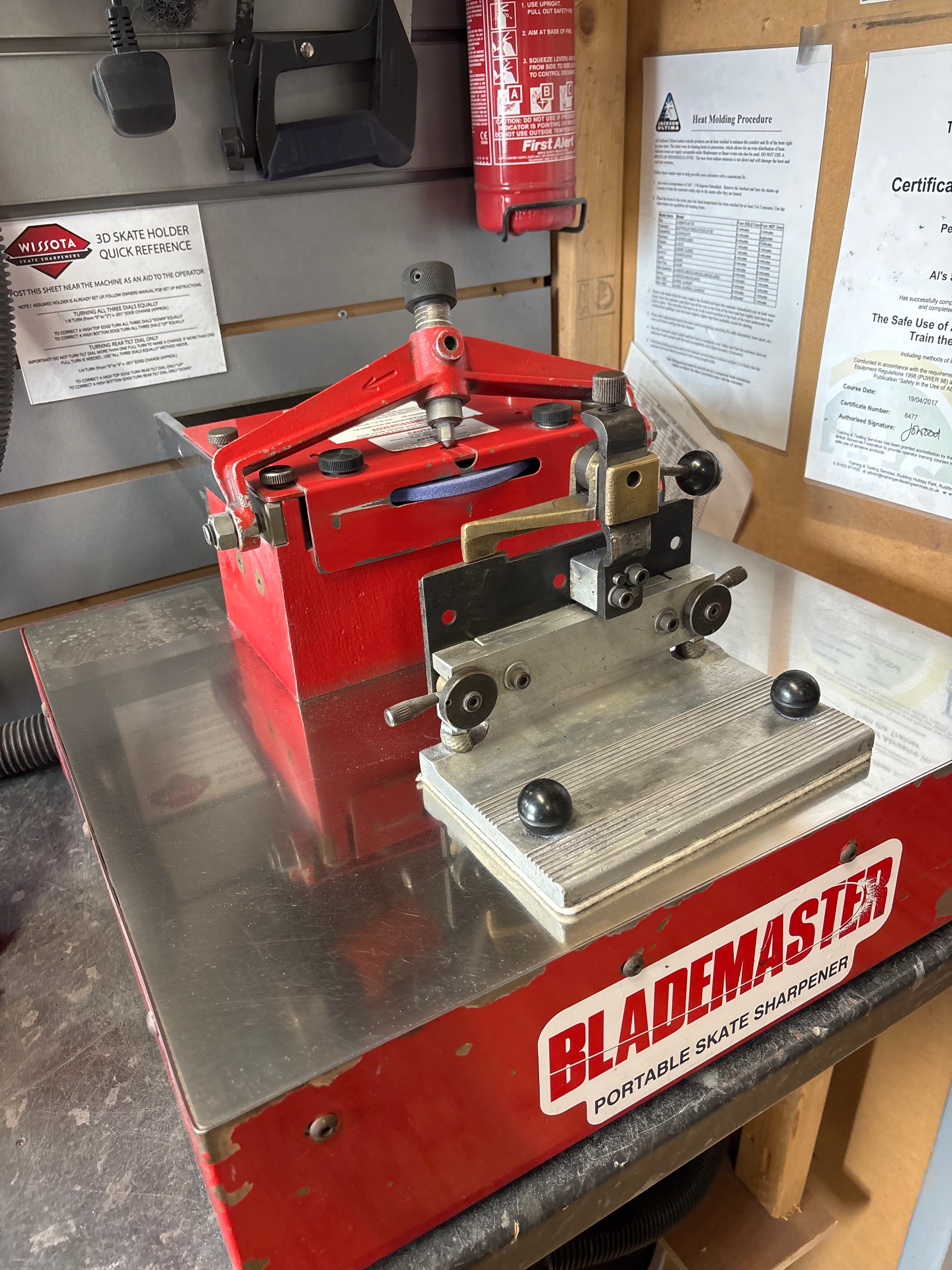 Blademaster Skate sharpening machine .