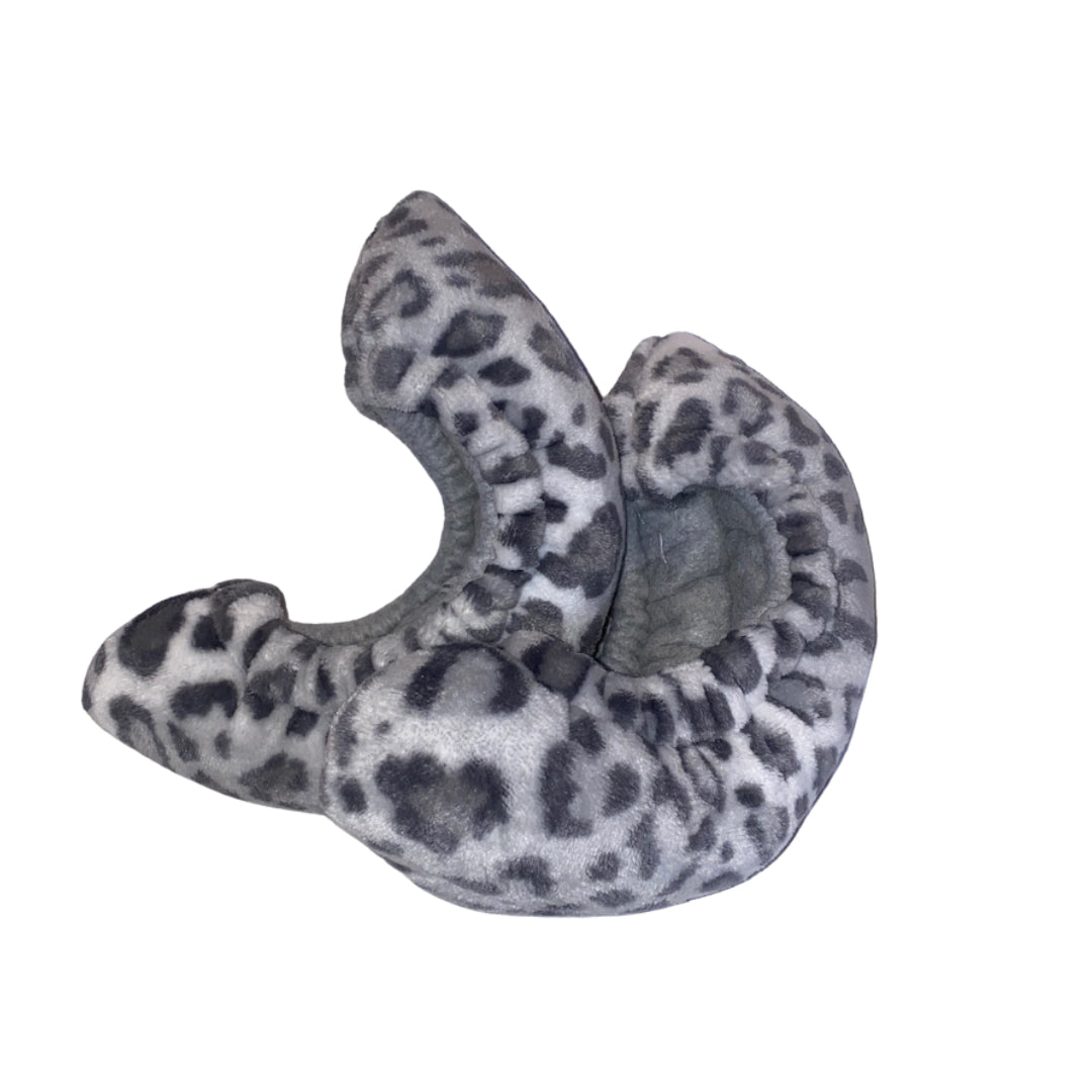Fuzzy Soakers Fur Skate Blade Covers - Snow Leopard - Accessories > Skate Guards and Soakies