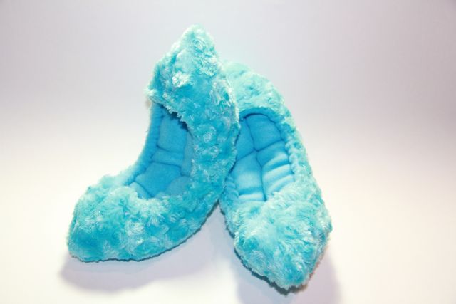 Fuzzy Soakers Fur Skate Blade Covers - Solid Blue - Accessories > Skate Guards and Soakies